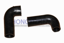 Патрубок радиатора нижний DL190-12 Xingtai 120, Ш - 34 Lower Radiator Hose, DL190-12 Xingtai 120, Width – 34 mm deli